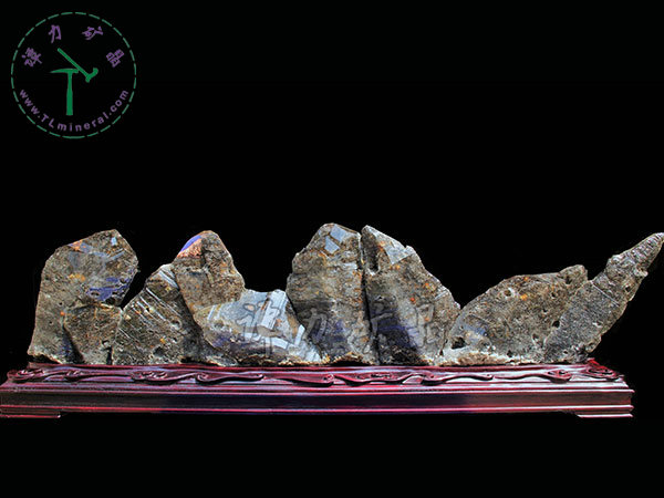 幻影九連晶一條龍，產(chǎn)地：四川省木里縣，113x11x30cm