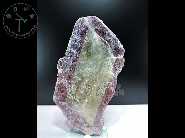 鋰云母附生白云母，巴西