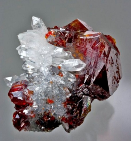 長(zhǎng)沙市譚力礦產(chǎn)品有限公司,長(zhǎng)沙礦產(chǎn)品銷(xiāo)售,工藝品銷(xiāo)售,鉆石飾品批發(fā)