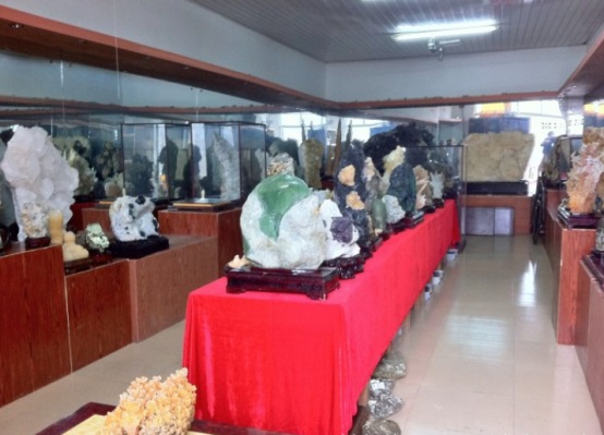 長(zhǎng)沙市譚力礦產(chǎn)品有限公司,長(zhǎng)沙礦產(chǎn)品銷售,工藝品銷售,鉆石飾品批發(fā)