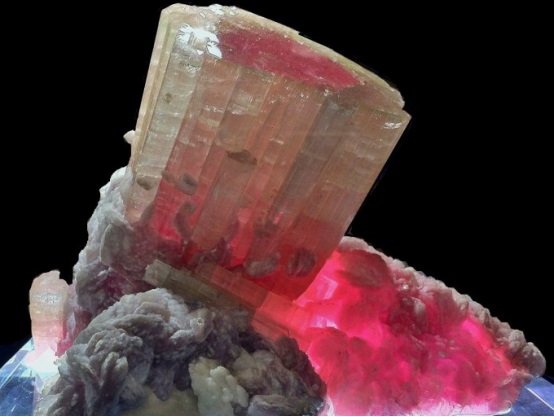 長(zhǎng)沙市譚力礦產(chǎn)品有限公司,長(zhǎng)沙礦產(chǎn)品銷(xiāo)售,工藝品銷(xiāo)售,鉆石飾品批發(fā)