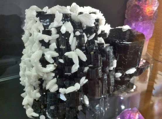 長(zhǎng)沙市譚力礦產(chǎn)品有限公司,長(zhǎng)沙礦產(chǎn)品銷(xiāo)售,工藝品銷(xiāo)售,鉆石飾品批發(fā)