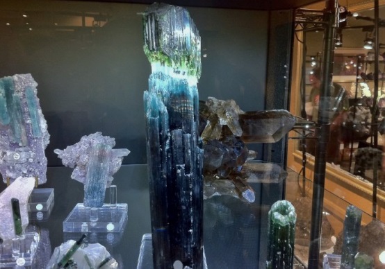 長(zhǎng)沙市譚力礦產(chǎn)品有限公司,長(zhǎng)沙礦產(chǎn)品銷(xiāo)售,工藝品銷(xiāo)售,鉆石飾品批發(fā)