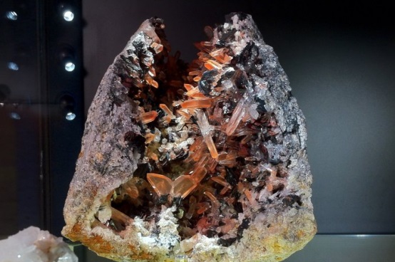 長(zhǎng)沙市譚力礦產(chǎn)品有限公司,長(zhǎng)沙礦產(chǎn)品銷(xiāo)售,工藝品銷(xiāo)售,鉆石飾品批發(fā)